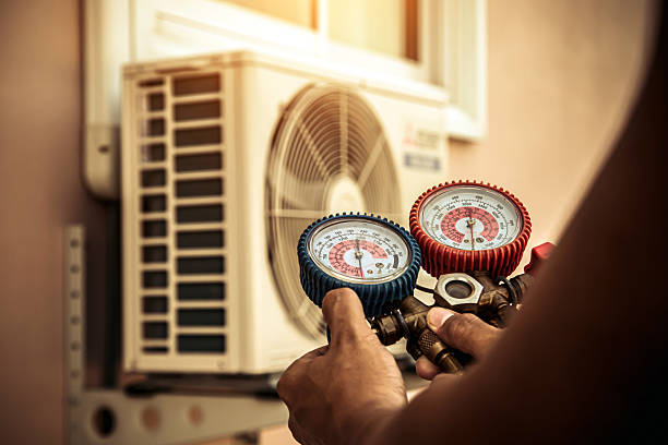 Professional Hvac technician working in Sallis, MS
